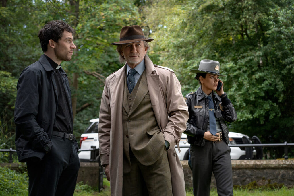 Wake Up Dead Man: A Knives Out Mystery