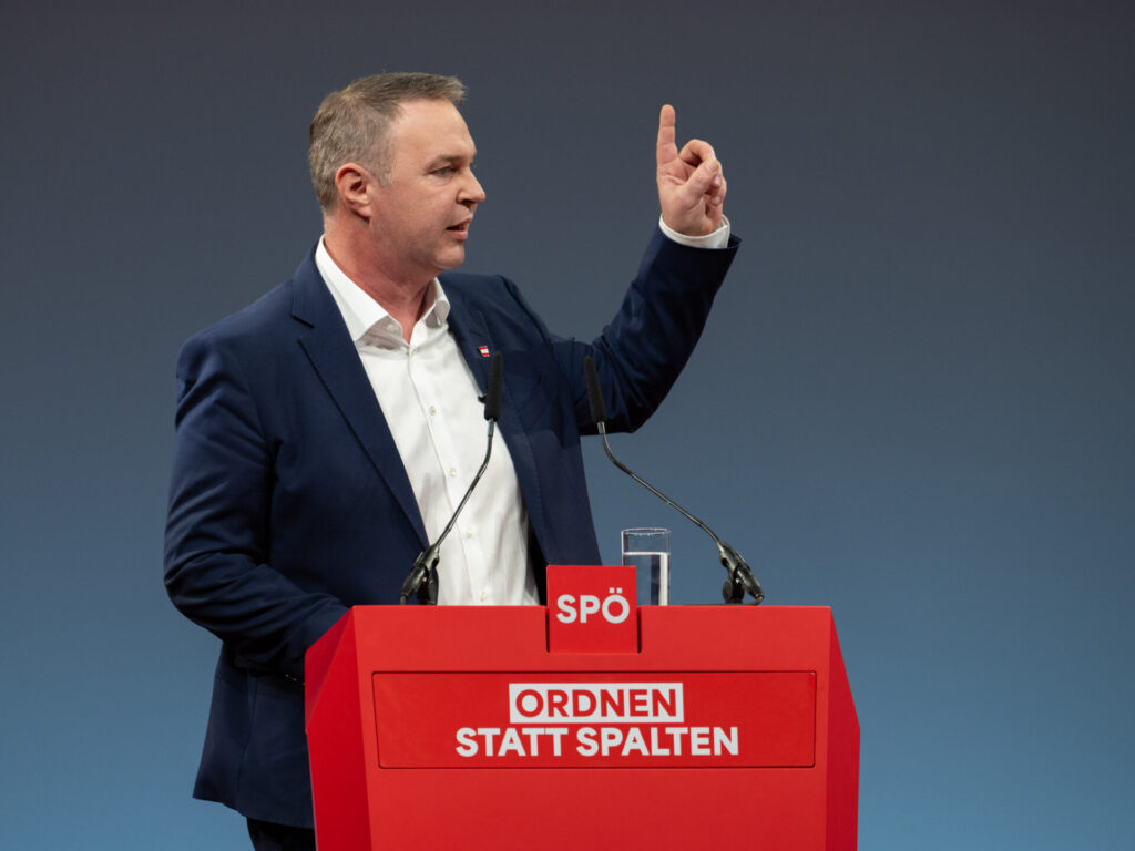 Andreas Babler beim SPÖ-Bundesparteitag 2026 während des Machtkampfs mit Gerhard Zeiler