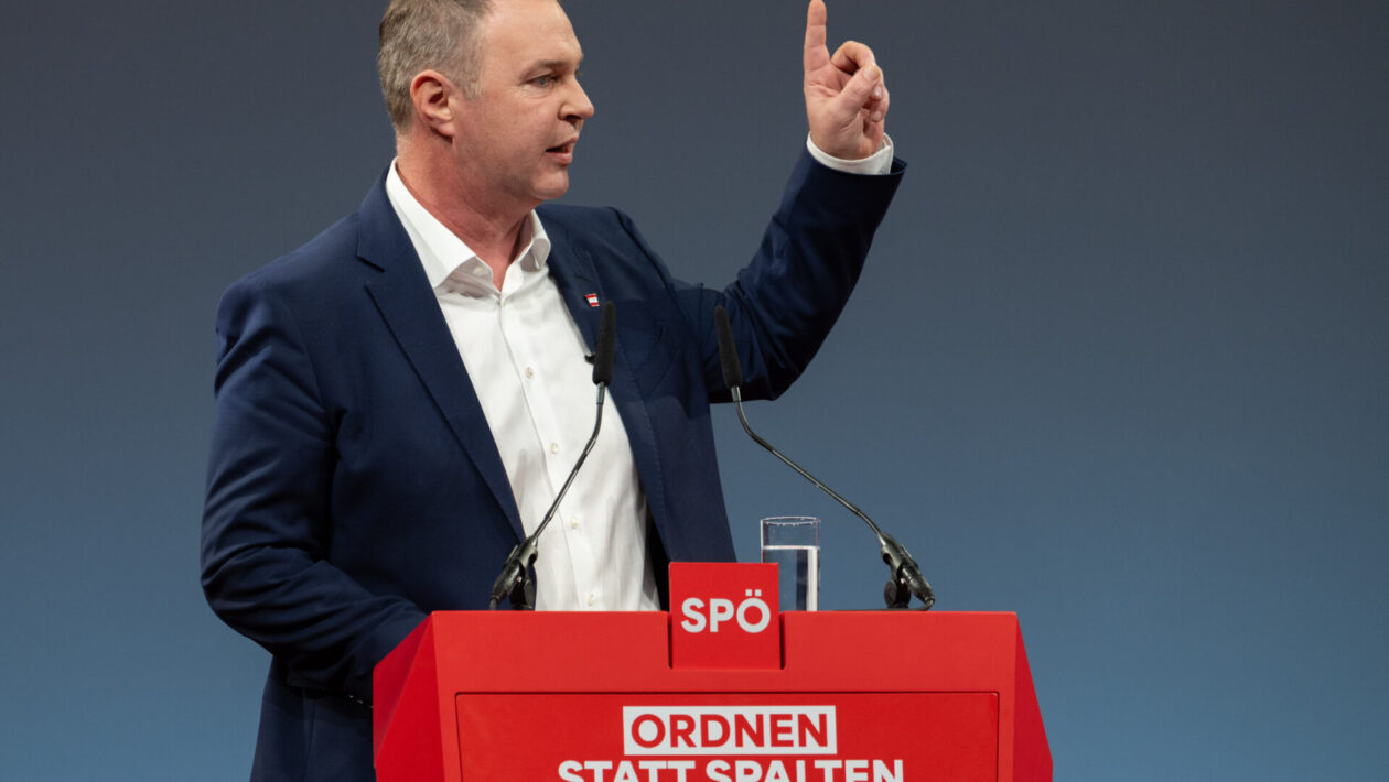 Andreas Babler beim SPÖ-Bundesparteitag 2026 während des Machtkampfs mit Gerhard Zeiler
