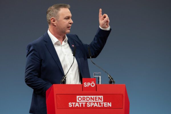 Andreas Babler beim SPÖ-Bundesparteitag 2026 während des Machtkampfs mit Gerhard Zeiler